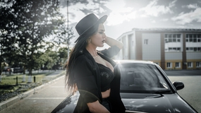 欧美性感街拍丰满内衣美女图片